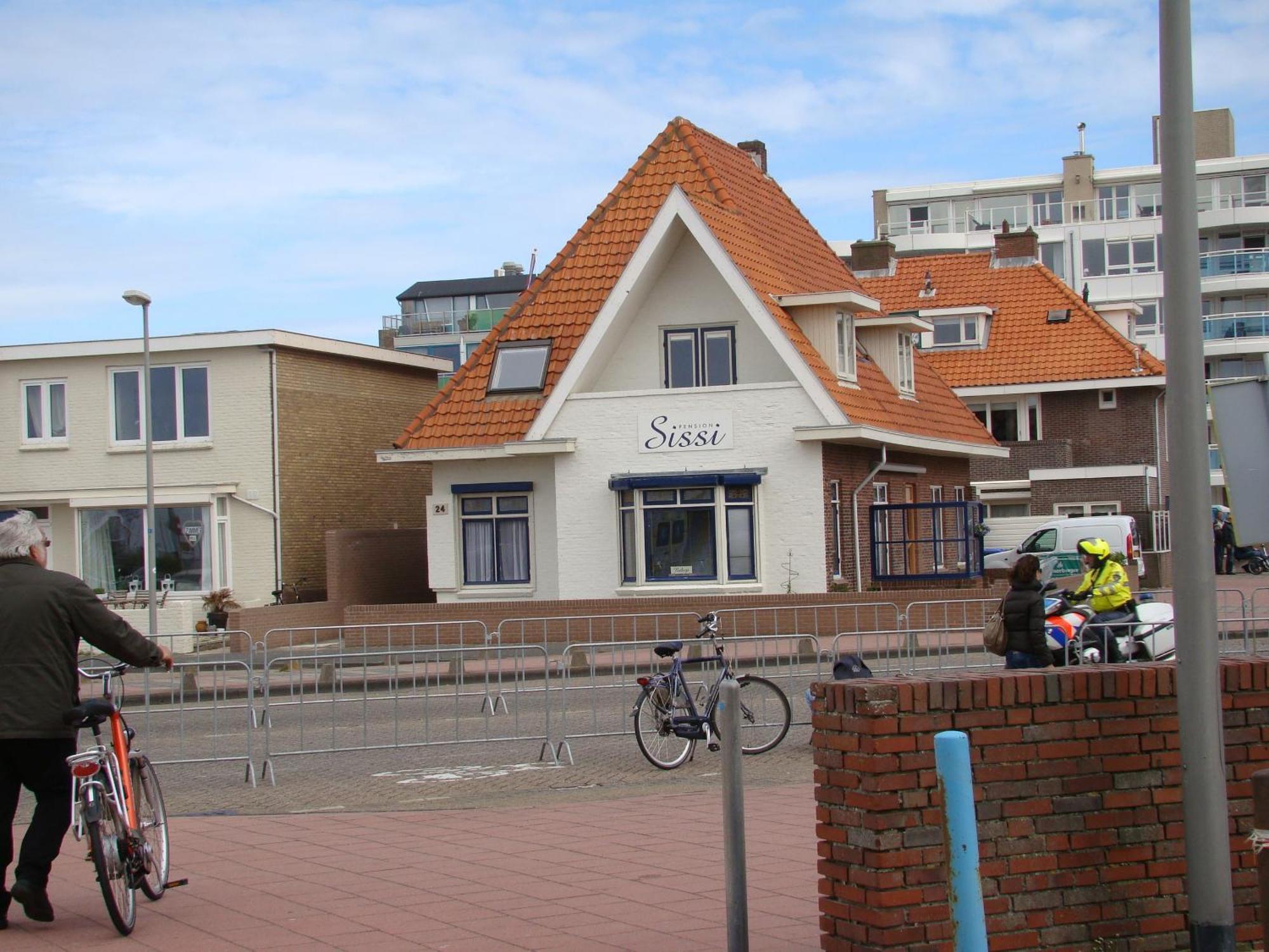 Pension Sissi Zandvoort Exteriör bild